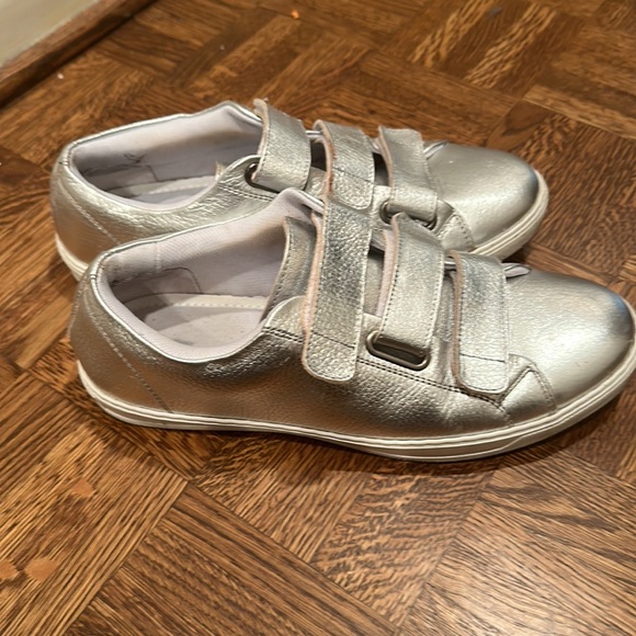 Men’s silver leather sneakers - Picture 2 of 4